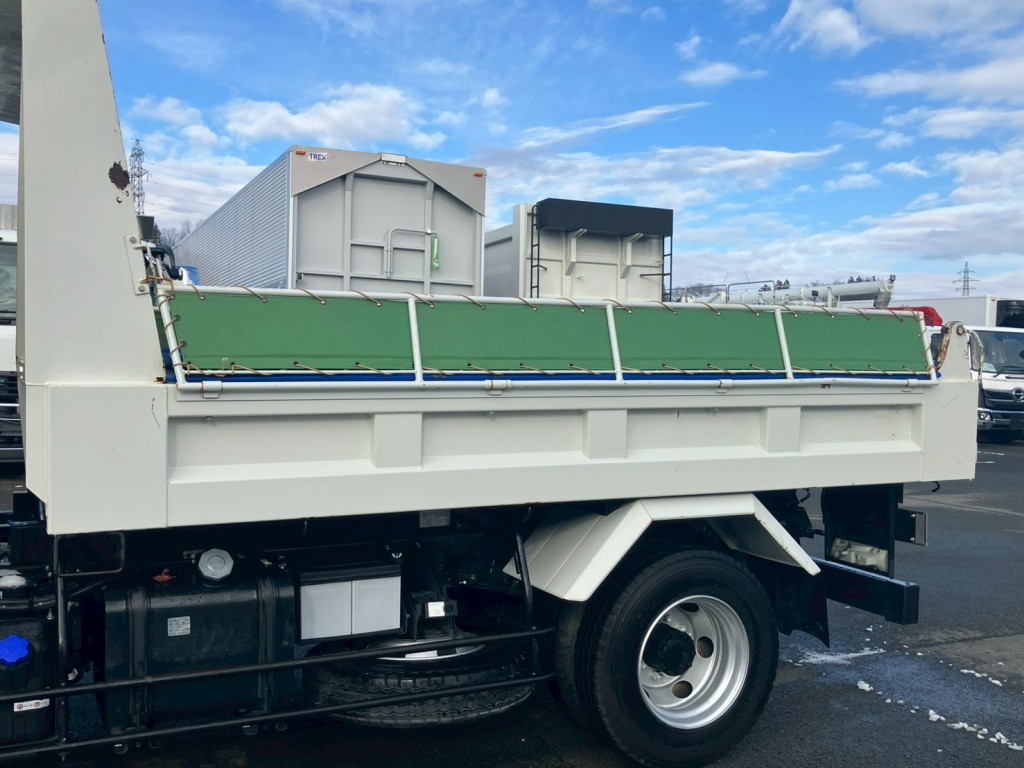 助手席側ボディーにキズ・サビ・ヘコミがあります。|いすゞ フォワード 2RG-FRR90S1(2WD)の写真23