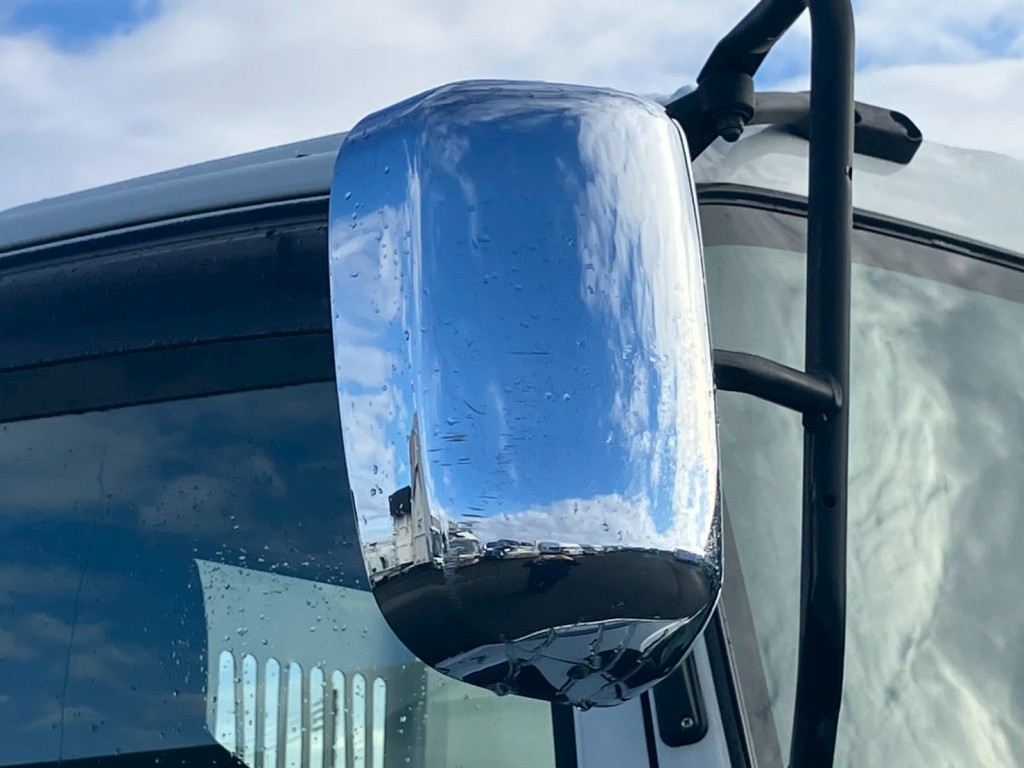 運転席側ミラーカバーにキズがあります。|いすゞ フォワード 2RG-FRR90S1(2WD)の写真28