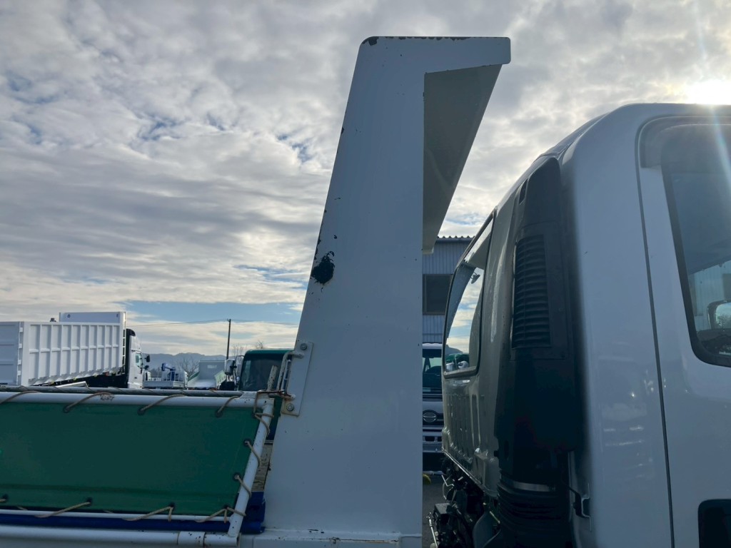 運転席側プロテクターにキズ・サビ・ヘコミがあります。|いすゞ フォワード 2RG-FRR90S1(2WD)の写真29