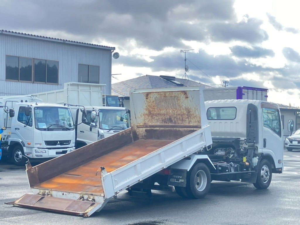 ボディーをスライドした状態です。|いすゞ エルフ TKG-NPR85YN(2WD)の写真6