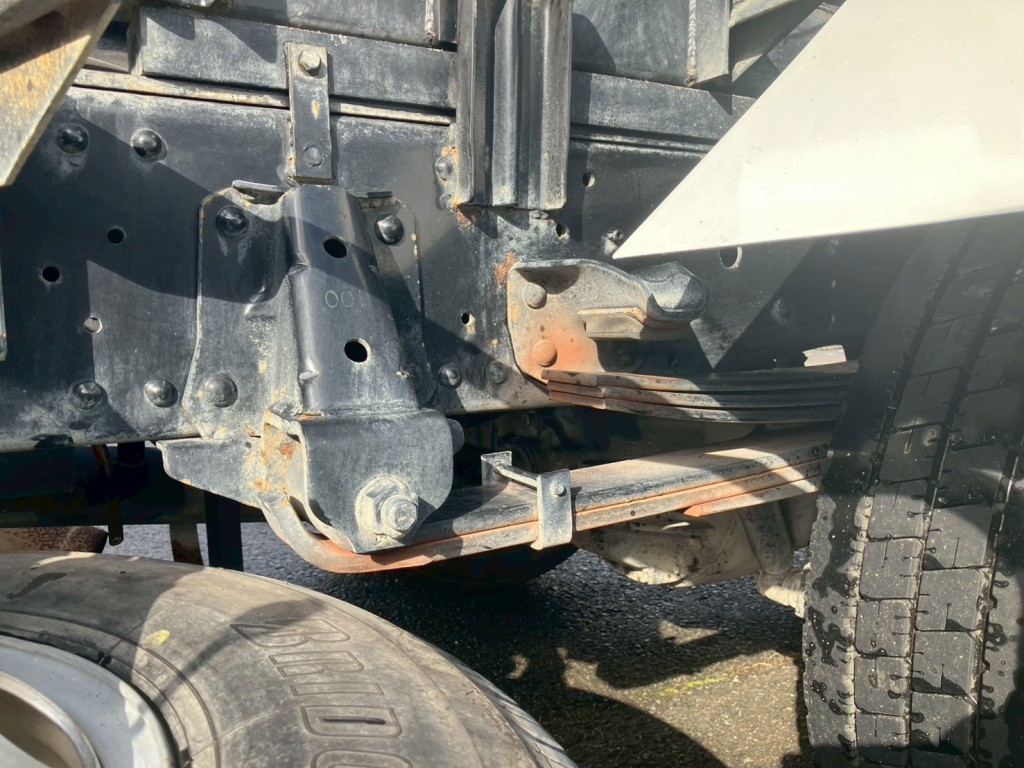 リーフサスです。|いすゞ エルフ TKG-NPR85YN(2WD)の写真7