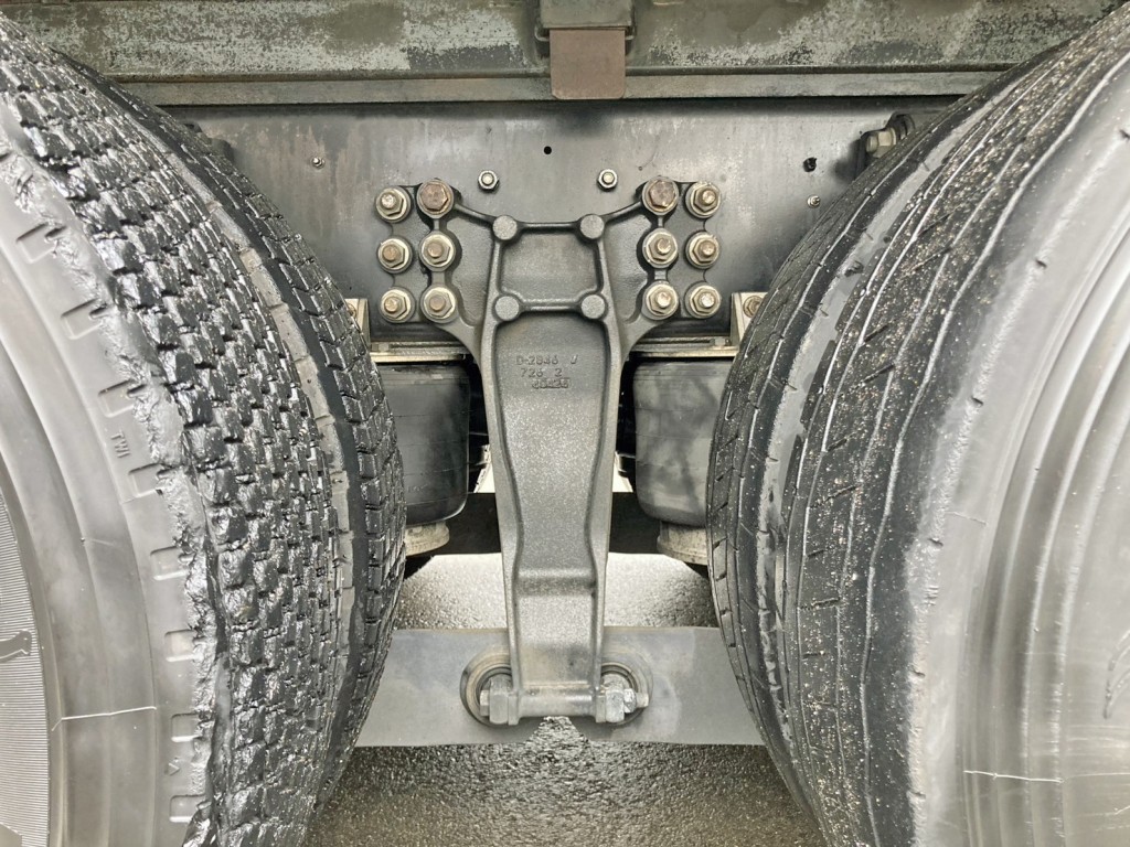 エアサスです。|いすゞ ギガ QKG-CYY77Aの写真5