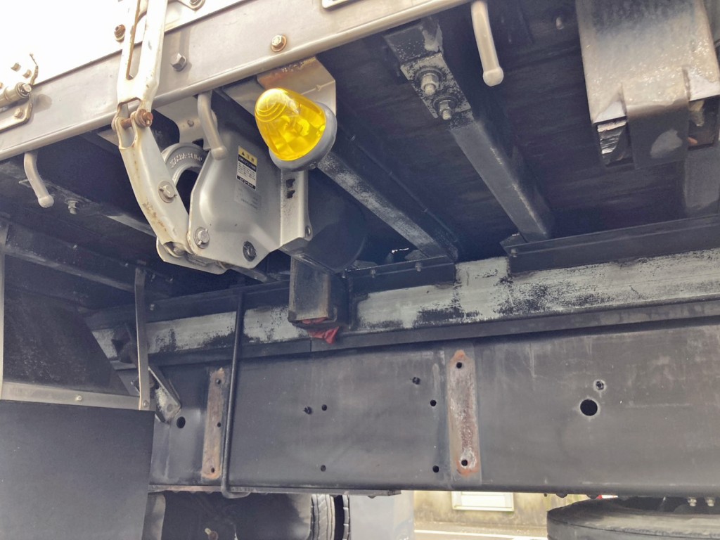 シャーシとネタの状態です。(縦ネタ・横ネタは鉄製です)|いすゞ ギガ QKG-CYY77Aの写真6