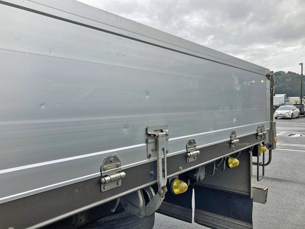 いすゞ ギガ QKG-CYY77Aの写真29