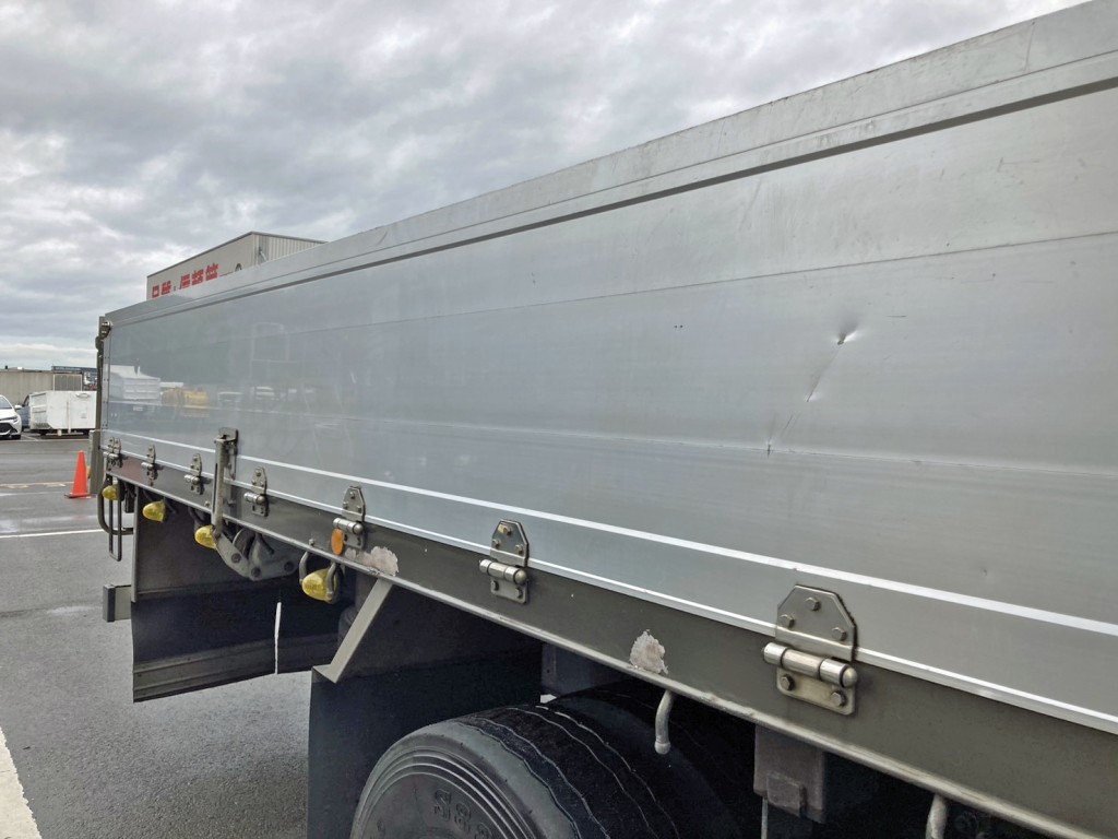 いすゞ ギガ QKG-CYY77Aの写真31