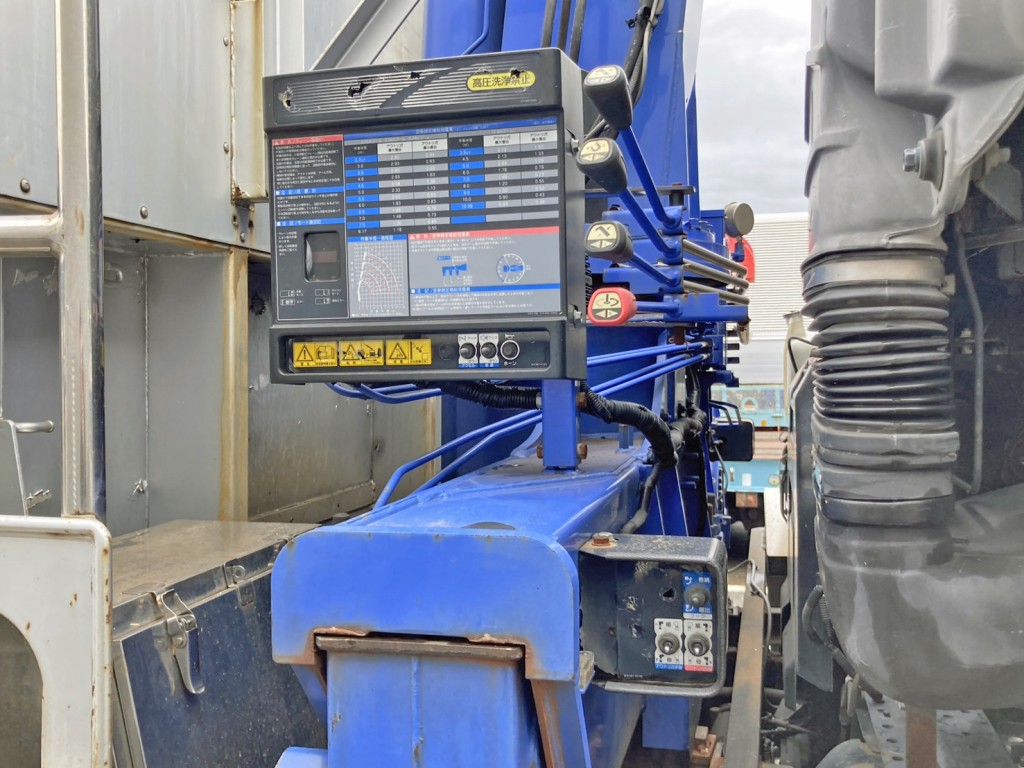 クレーンの操作レバーです。|いすゞ ギガ QKG-CYY77Aの写真41