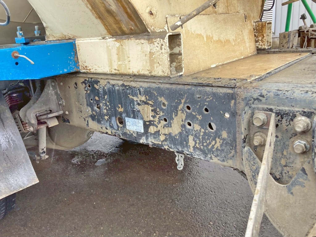 シャーシの状態です。|日野 レンジャー 2KG-FJ2ABAの写真6