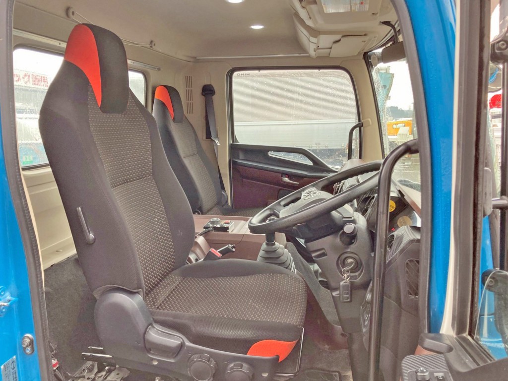 ベッドレスキャビンです。|日野 レンジャー 2KG-FJ2ABAの写真7