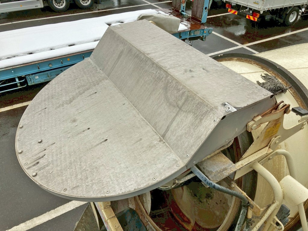 ホッパーカバーの開閉は電動式です。|日野 レンジャー 2KG-FJ2ABAの写真9