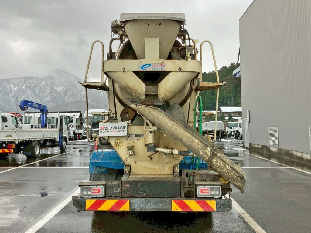 リヤ周りの状態です。|日野 レンジャー 2KG-FJ2ABAの写真12