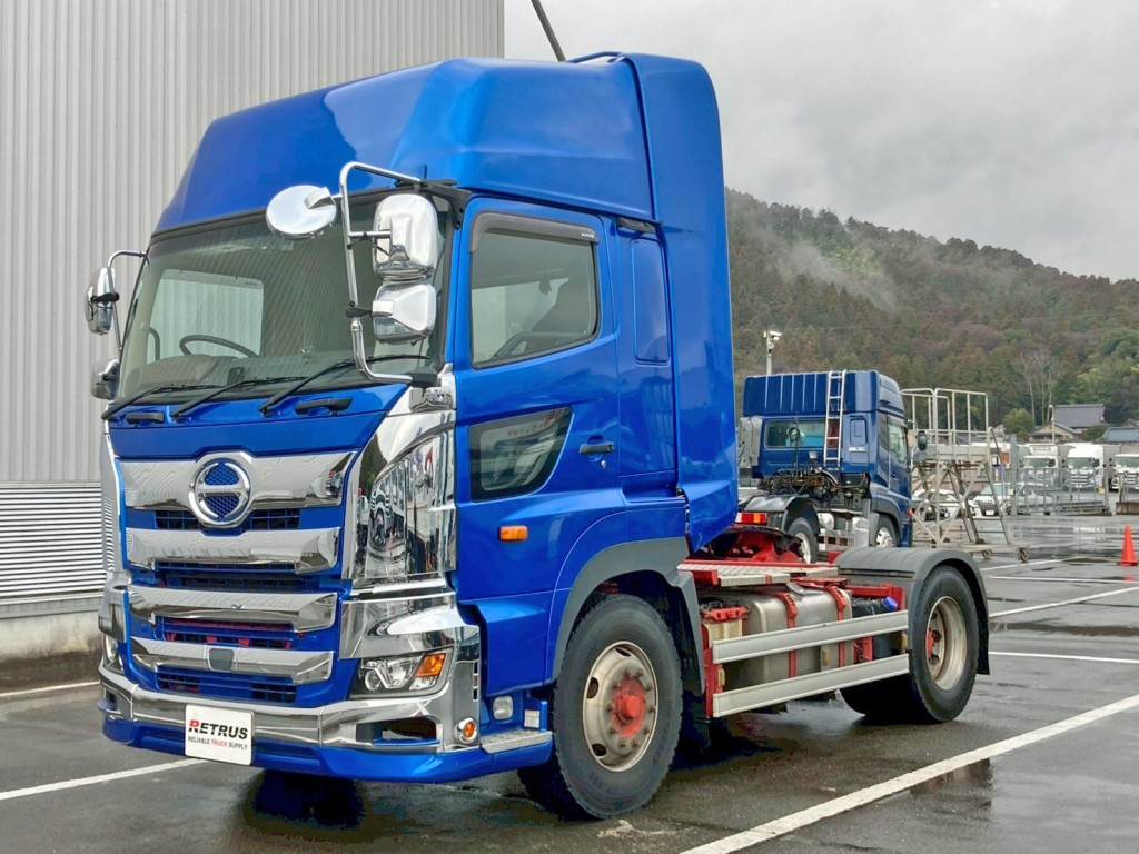 フロント周り、メッキパーツで飾っています。|日野 プロフィア 2DG-SH1EEGGの写真1