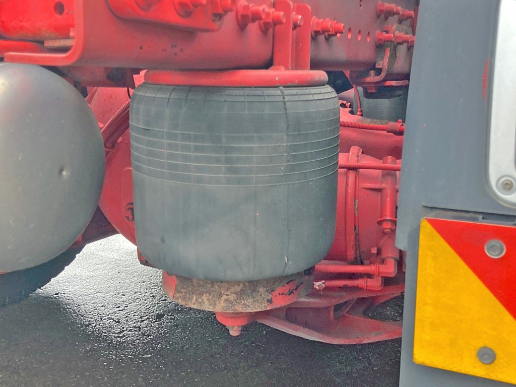 エアサスです。|日野 プロフィア 2DG-SH1EEGGの写真5