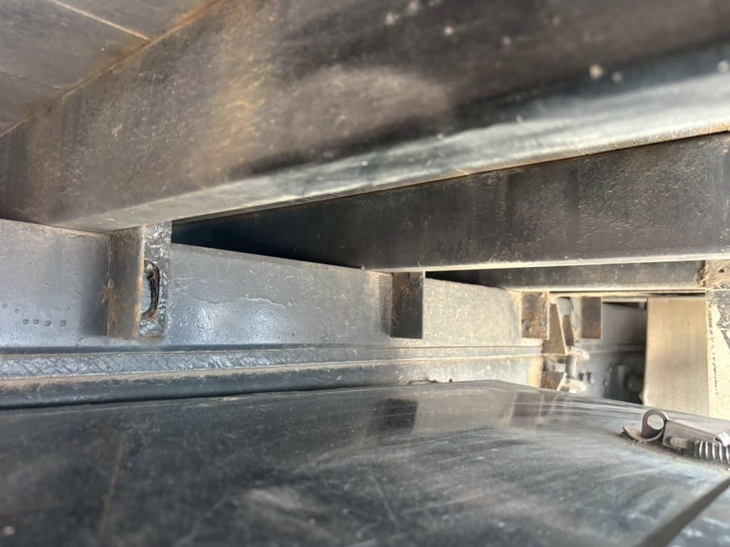 シャーシとネタの状態です。|いすゞ フォワード 2RG-FTR90V2の写真7