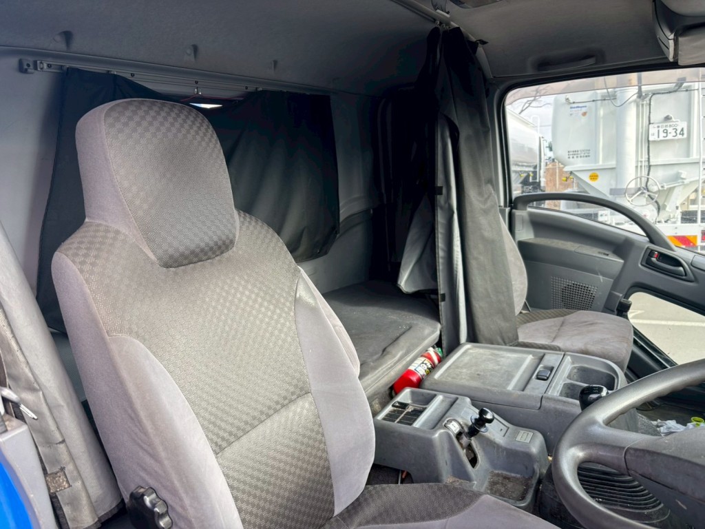 いすゞ フォワード 2RG-FTR90V2の写真8