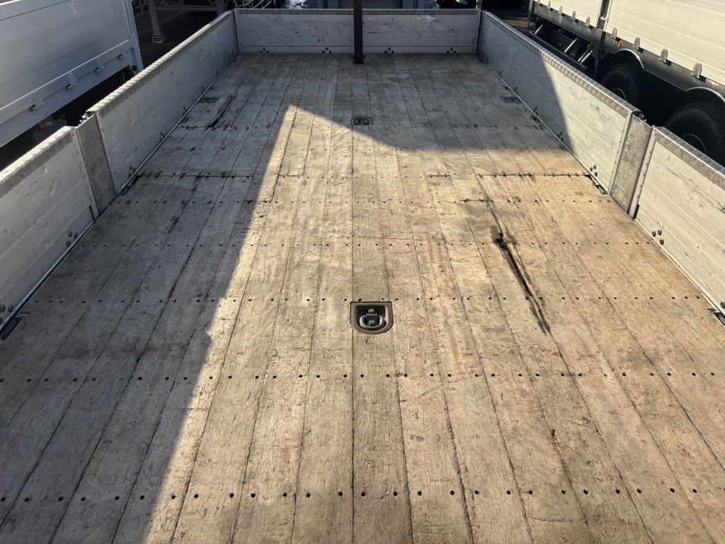 いすゞ フォワード 2RG-FTR90V2の写真11