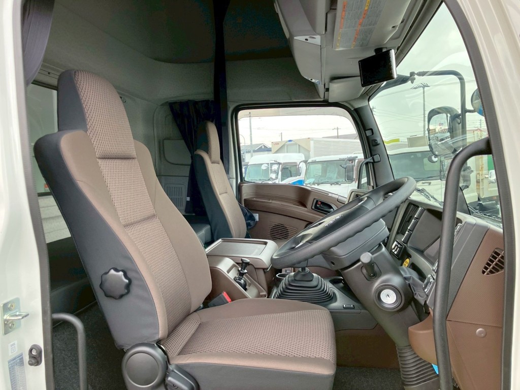 いすゞ ギガ 2PG-CYJ77Dの写真6