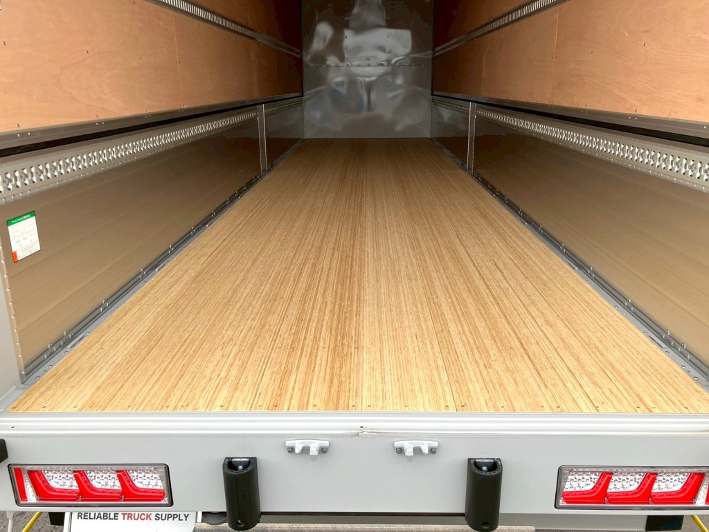 いすゞ ギガ 2PG-CYJ77Dの写真10