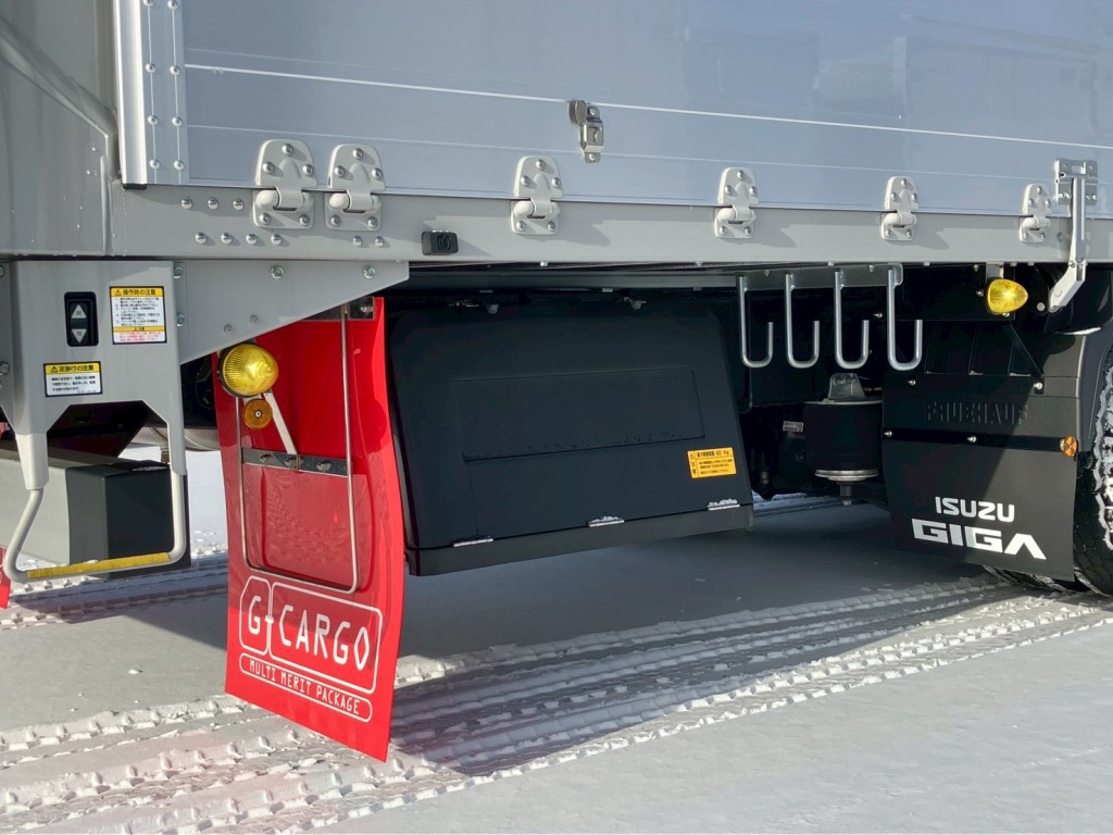 運転席側後部に工具箱が付いています。|いすゞ ギガ 2PG-CYJ77Dの写真20