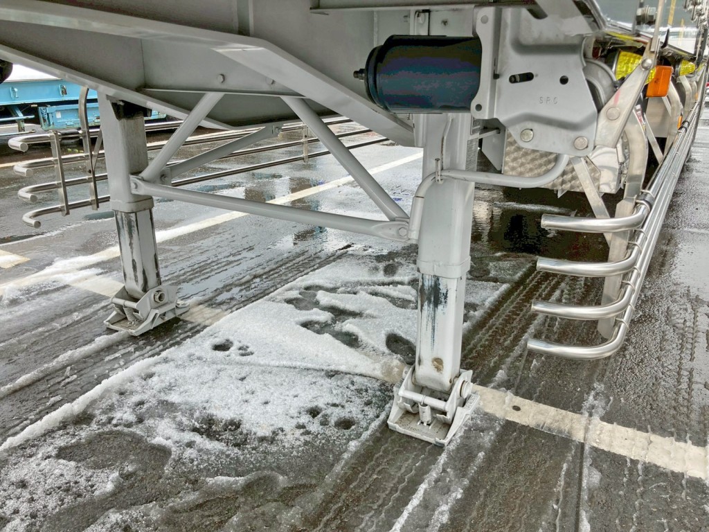 脚は手動式です。|フルハーフ  DFPTE241J改の写真21