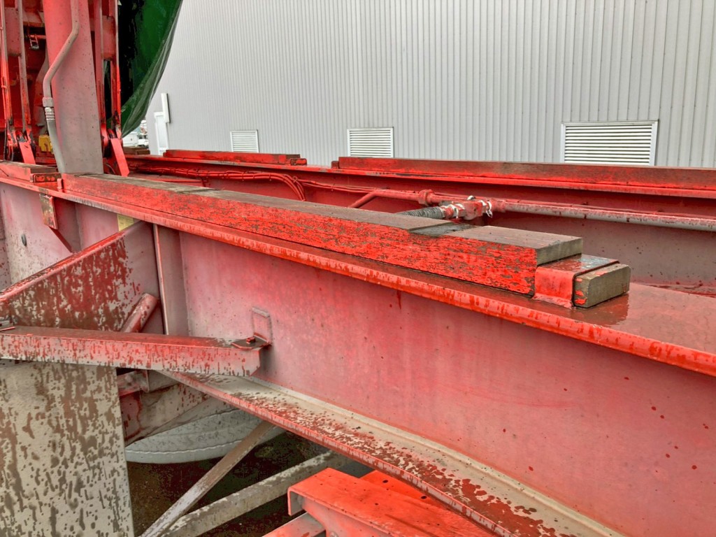 各受け木食い込み跡があります。(運転席側中央前方)|東急  TF36H2C3の写真23