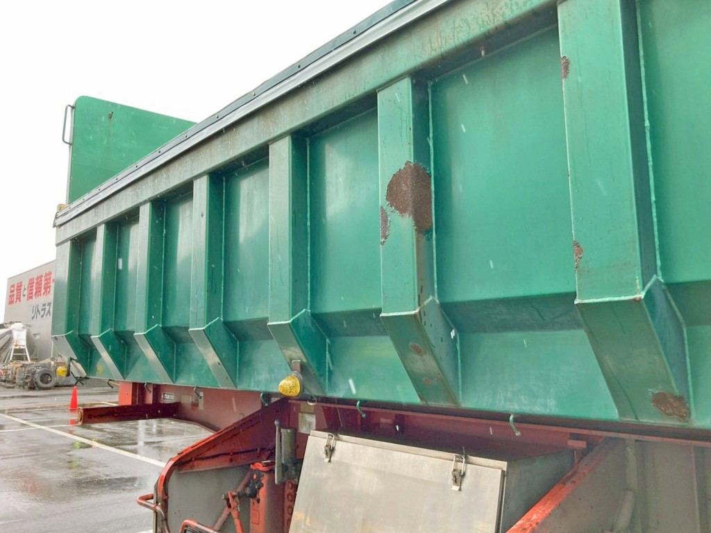 助手席側アオリ中央にサビがあります。|東急 TF36H2C3の写真38