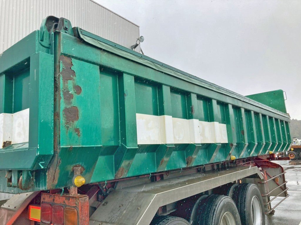 運転席側アオリ後方にサビがあります。|東急  TF36H2C3の写真40