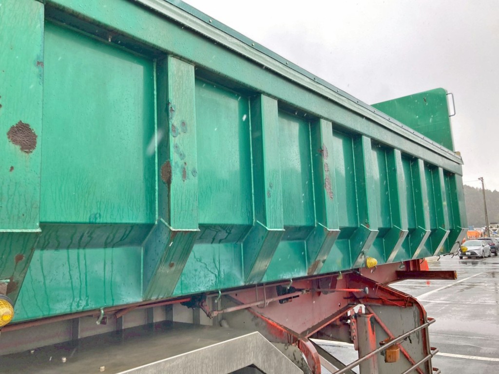 運転席側アオリ中央にサビがあります。|東急  TF36H2C3の写真41