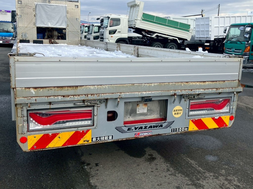 ボディー、化粧板にキズ・サビ・ヘコミがあります。|三菱 スーパーグレート QPG-FS60VZの写真44