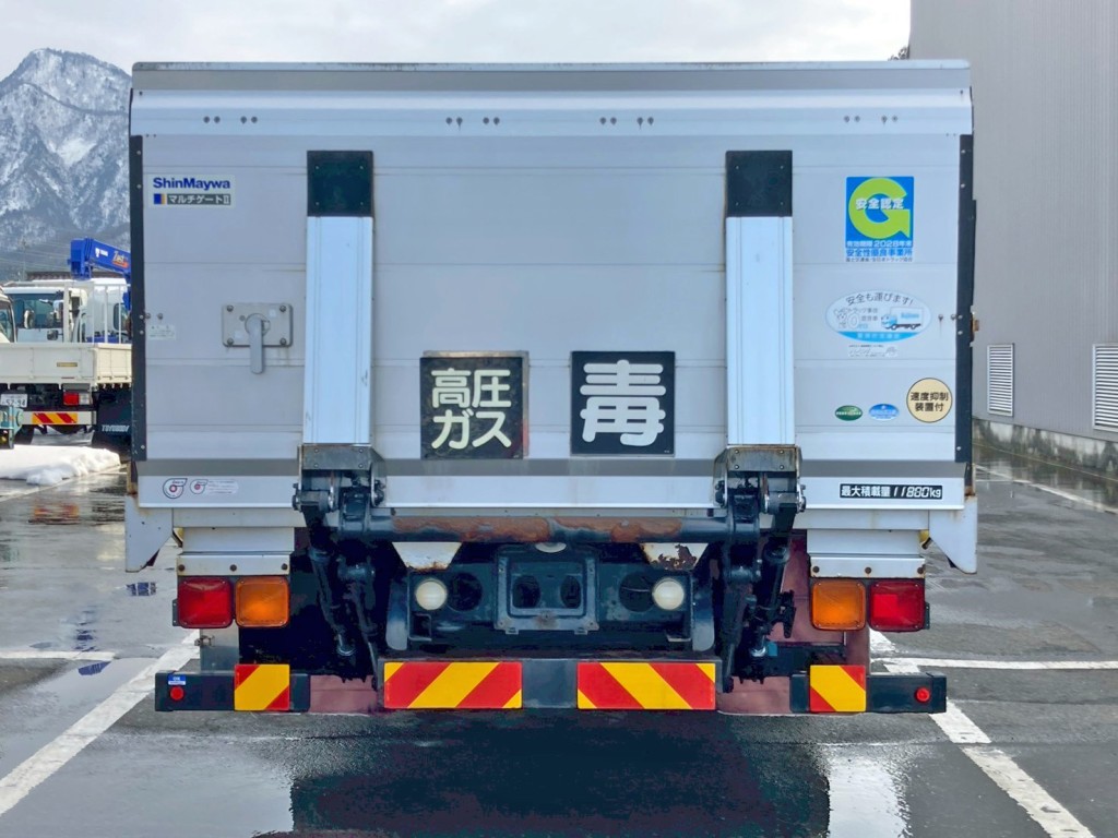 リヤはゲート蓋仕様です。|三菱 スーパーグレート QPG-FS64VZの写真9