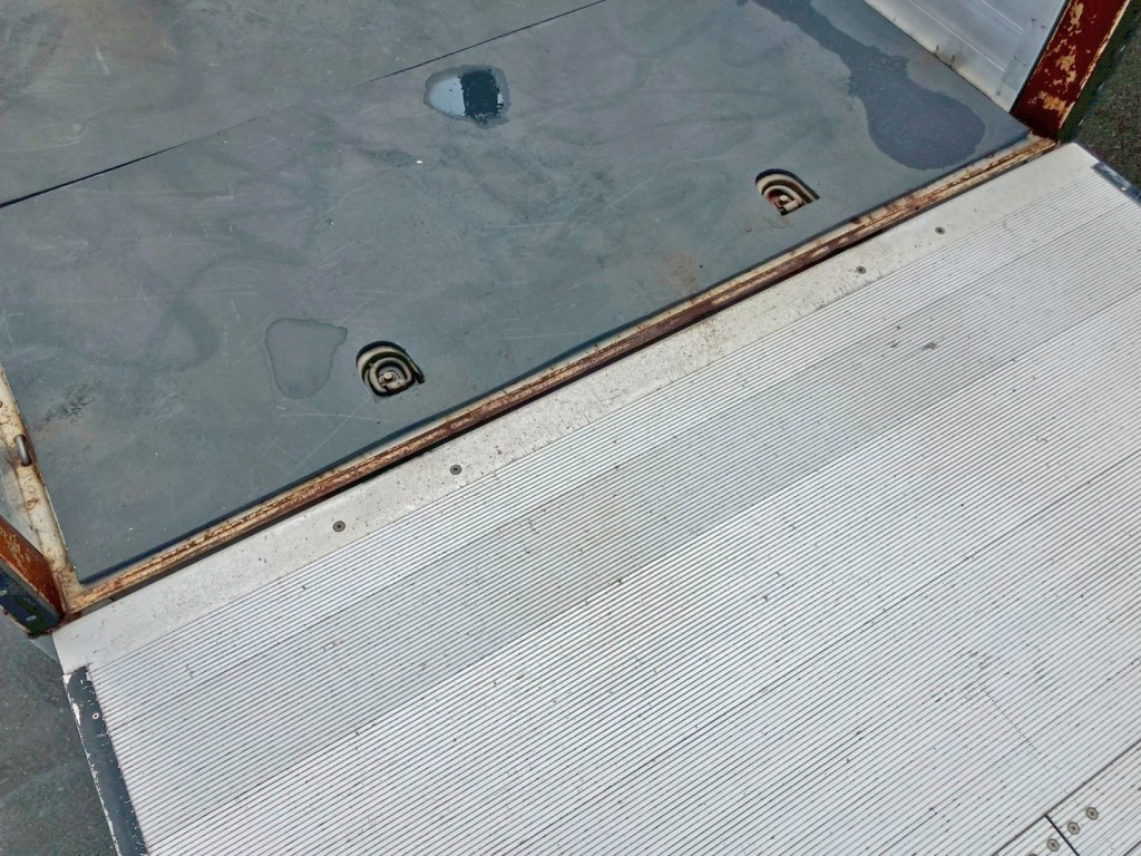 ゲートを上限まで上げた状態です。|三菱 スーパーグレート QPG-FS64VZの写真12