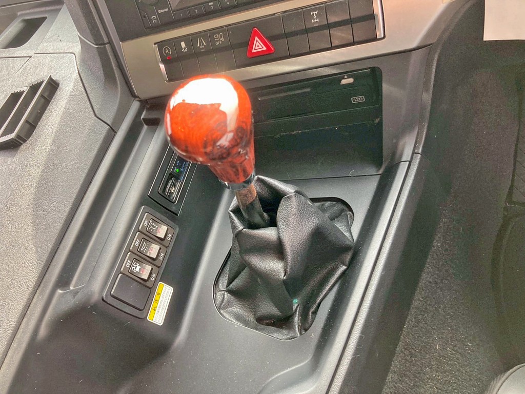 マニュアル7速です。|三菱 スーパーグレート 2KG-FS74HZの写真27