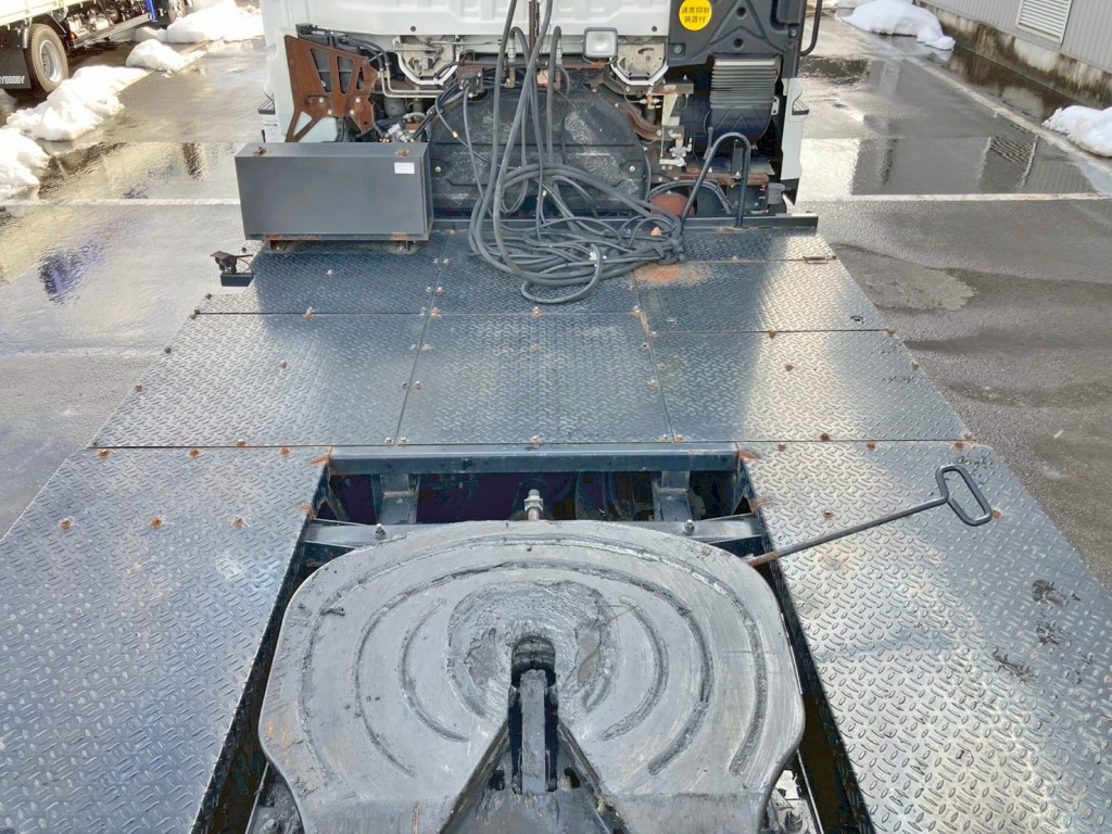 踊り場の状態です。|いすゞ ギガ QDG-EXZ52BJの写真10