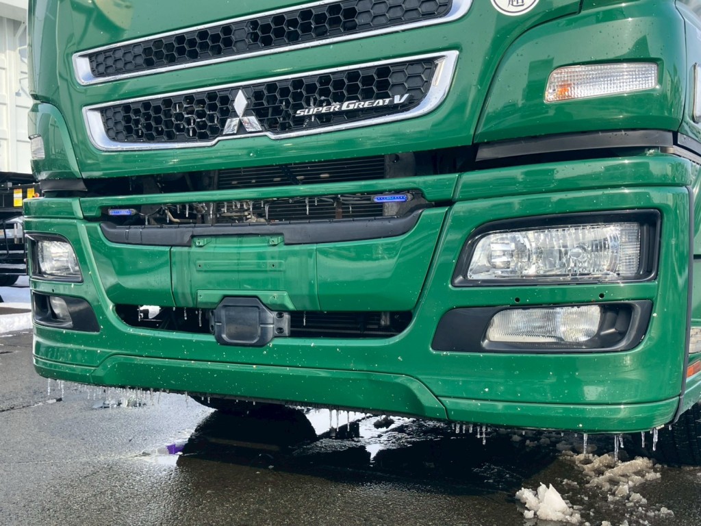 フロントバンパーにキズ・サビがあります。|三菱 スーパーグレート QPG-FU64VZの写真20