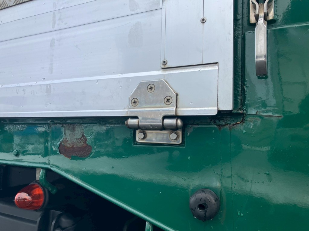 運転席側ボディーにサビがあります。|三菱 スーパーグレート QPG-FU64VZの写真37