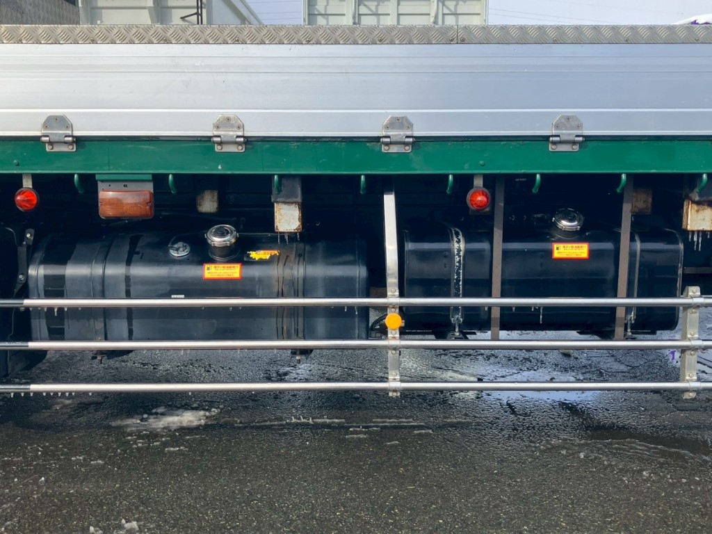 燃料タンクは300L・200Lです。|三菱 スーパーグレート QPG-FU64VZの写真44