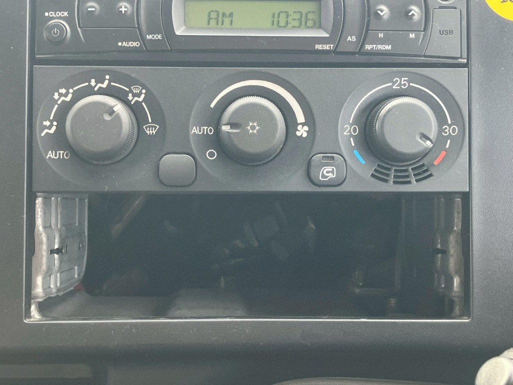 コンソールボックスに欠品があります。|三菱 スーパーグレート QPG-FU64VZの写真45