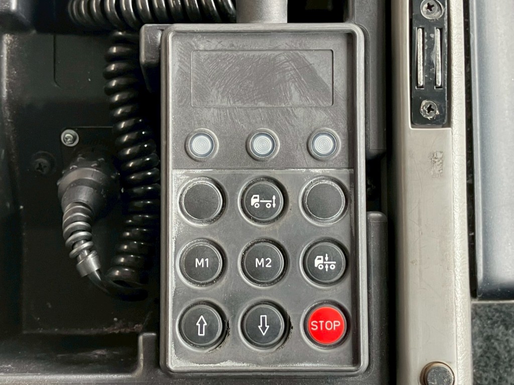 エアサスのコントローラーです。|三菱 スーパーグレート QPG-FU64VZの写真46