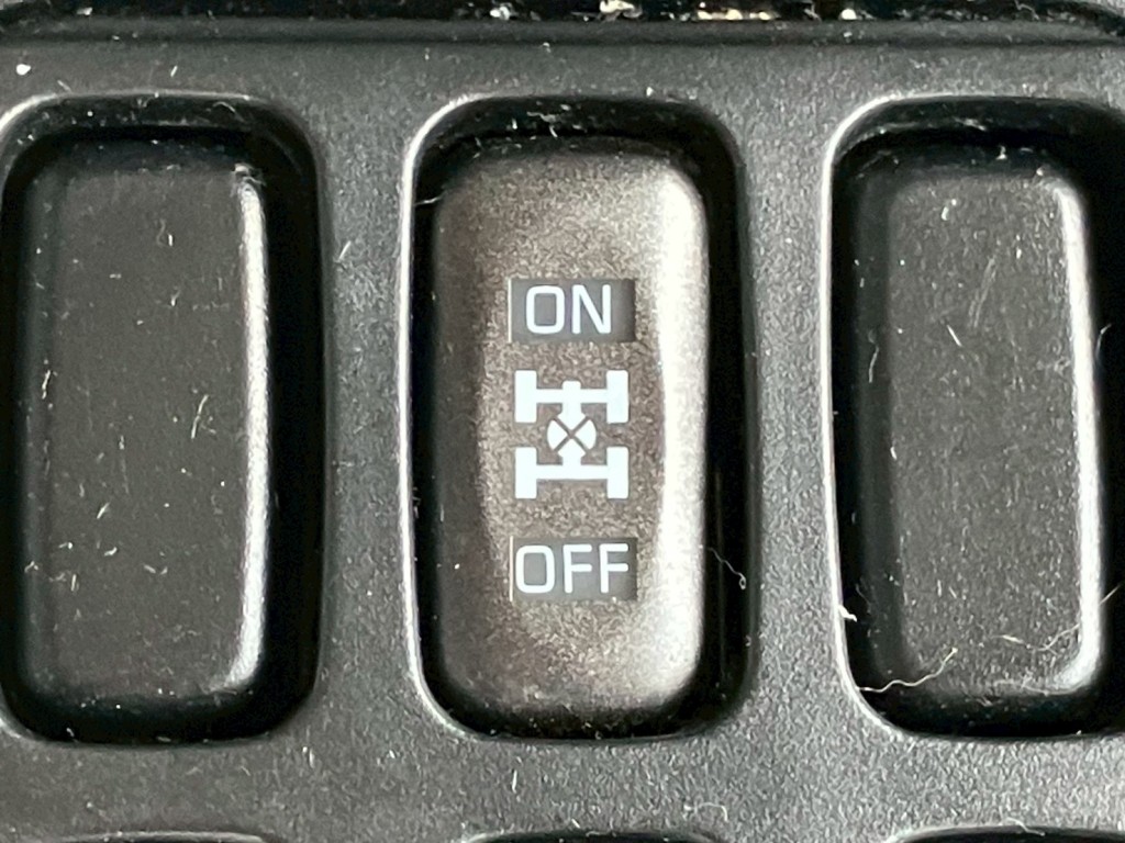 デフロックのスイッチです。|三菱 スーパーグレート QPG-FU64VZの写真47