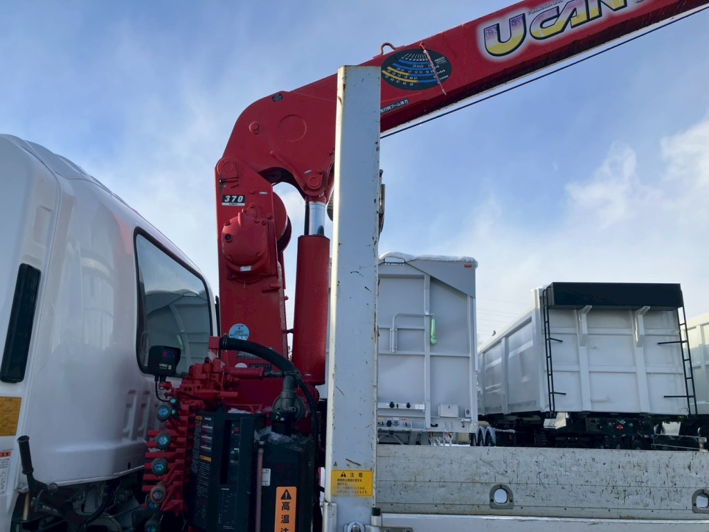 助手席側プロテクターにキズ・サビがあります。|いすゞ フォワード TKG-FRR90S2(2WD)の写真25