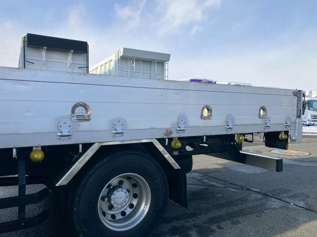 助手席側ボディーにキズ・サビ・ヘコミ・塗装跡があります。|いすゞ フォワード TKG-FRR90S2(2WD)の写真27