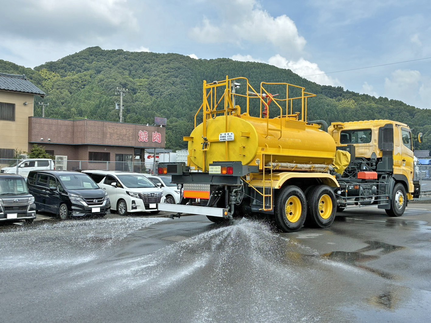 後方は圧力散水です。|日野 プロフィア BDG-FS1EPYAの写真4