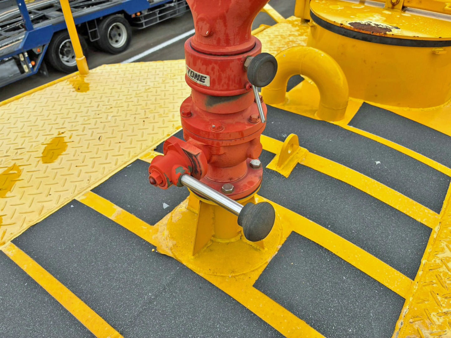 放水銃の散水バルブが固着の為、散水できません。|日野 プロフィア BDG-FS1EPYAの写真10