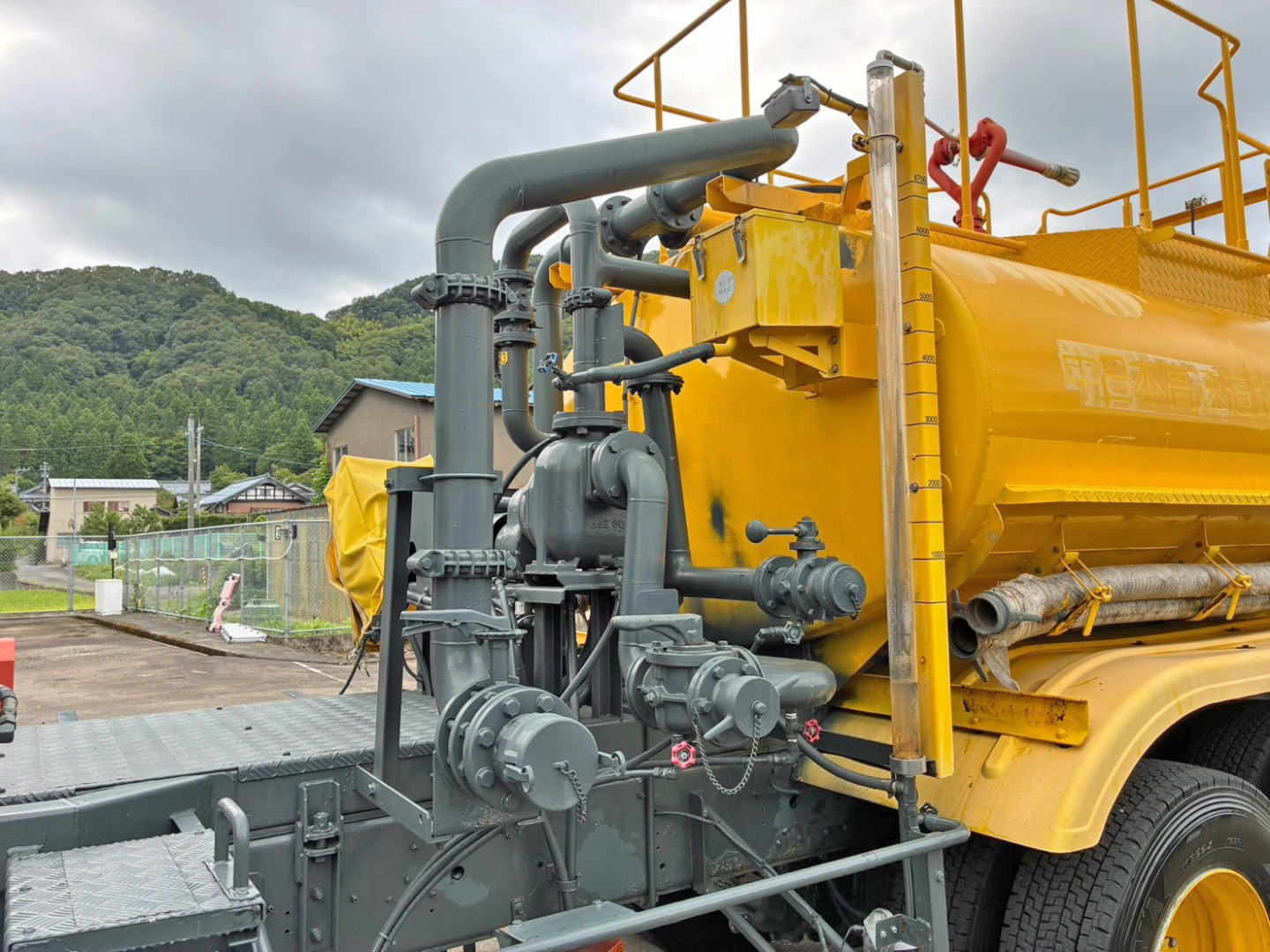 配管はステンレス製です。(助手席側)|日野 プロフィア BDG-FS1EPYAの写真19