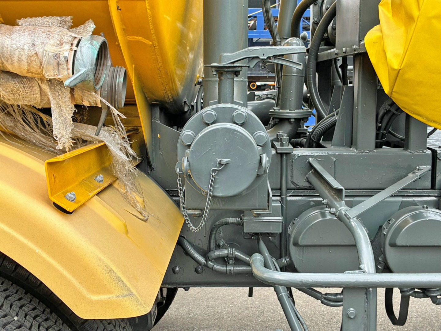 運転席側の配管の状態です。|日野 プロフィア BDG-FS1EPYAの写真22