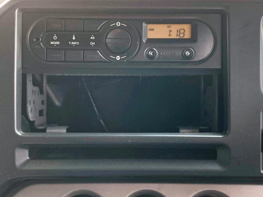 コンソールボックスが欠品しています。|UDトラックス クオン 2PG-GK5AABの写真23