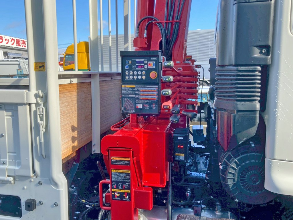 アウトリガーは差し違い式です。|日野 レンジャー 2KG-FE2ACAの写真13