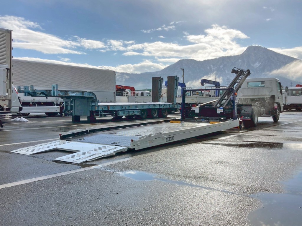 フラトップ仕様の為、低床車両の積載に重宝します。|三菱 キャンター 2PG-FEB80(2WD)の写真4