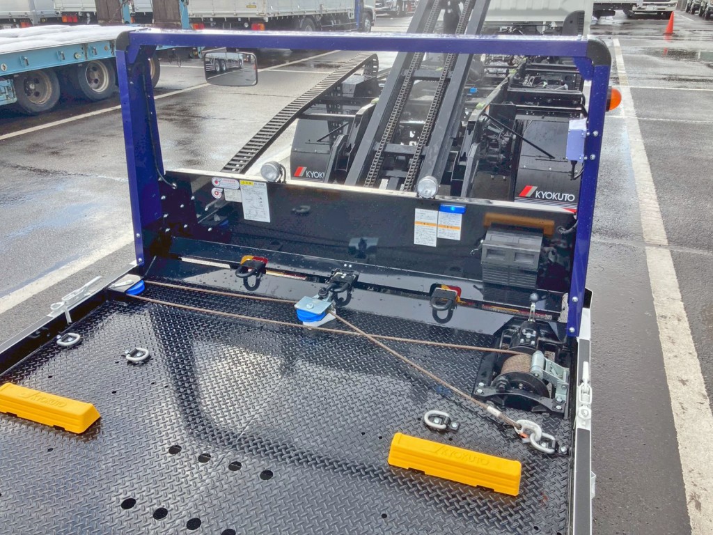 ウインチ付きです。|三菱 キャンター 2PG-FEB80(2WD)の写真9