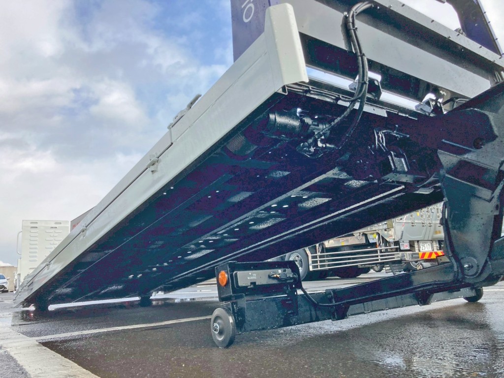 三菱 キャンター 2PG-FEB80(2WD)の写真11