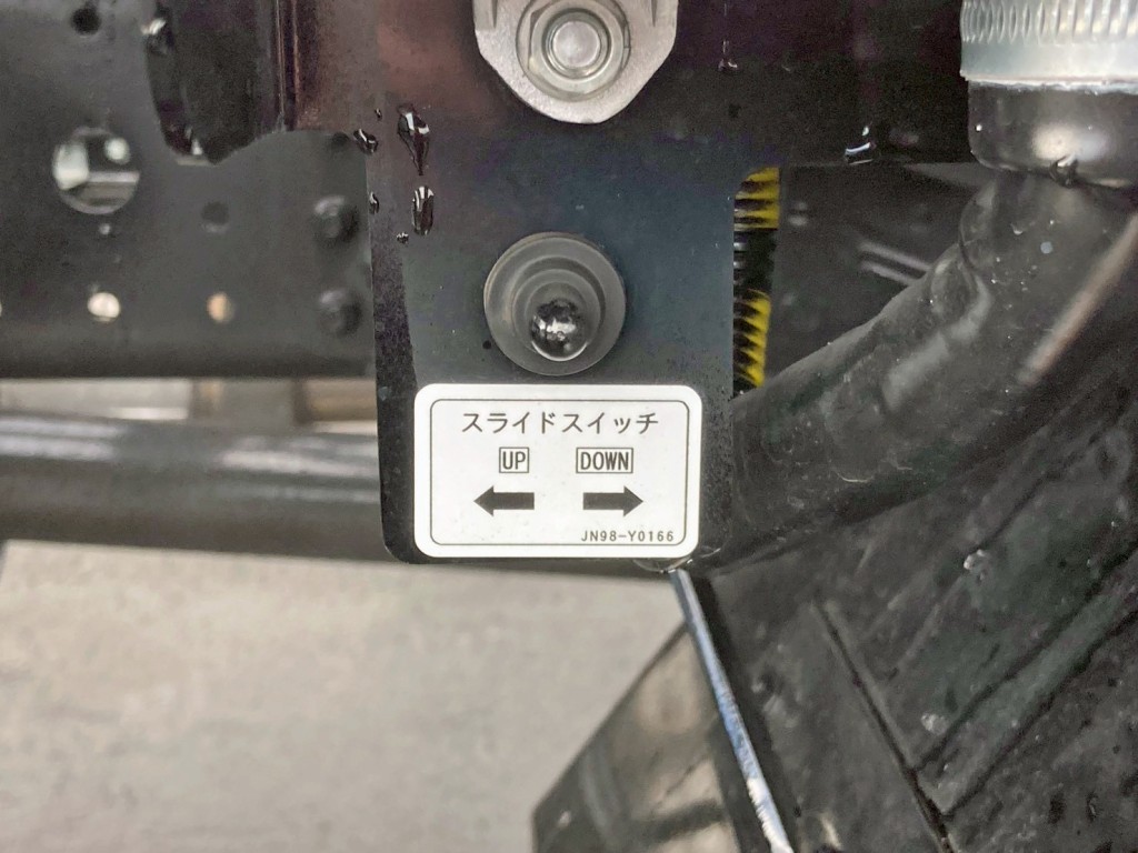 ボディースライドの操作スイッチです。|三菱 キャンター 2PG-FEB80(2WD)の写真19